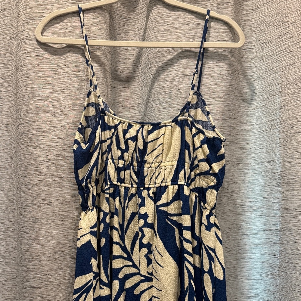 H&M Blue and Cream Leaf Print Midi Dress - Picture 6 of 7